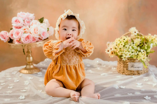 玉树宝宝前额突出正常吗